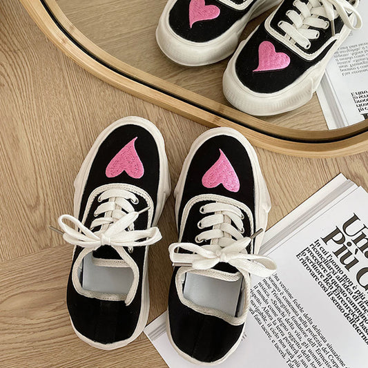 Oluolin Heart Pattern Embroidered Canvas Sneakers