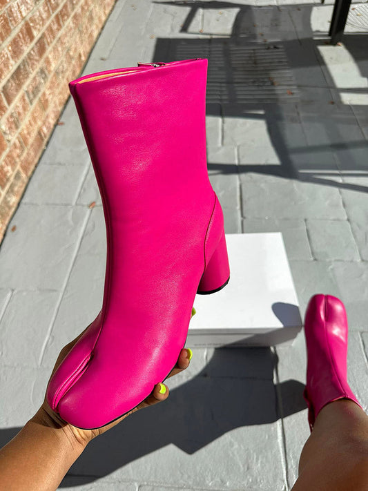 Handcrafted Split Toe Chunky Heel Boots